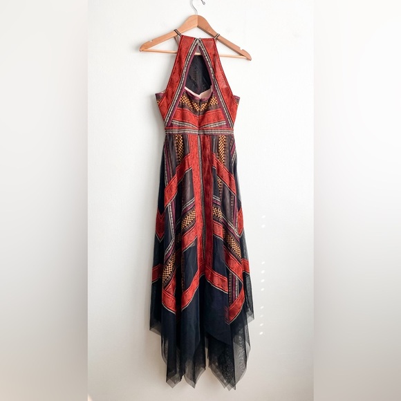 BCBGMAXAZRIA Embroidered Handkerchief
Tulle Formal Lace Maxi Dress Valentine 0 - Picture 8 of 13